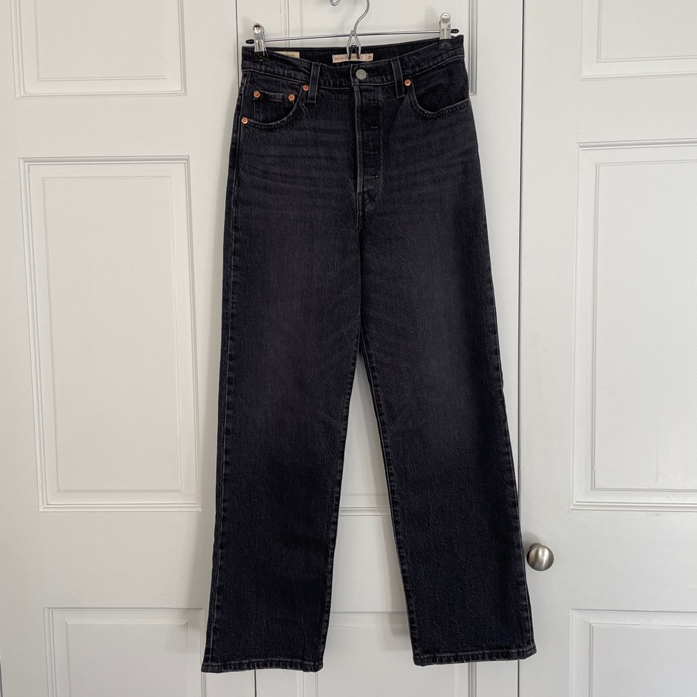 SOLD Levi’s Ribcage Straight, no back pockets | Size 26 | black - Picture 1 of 8
